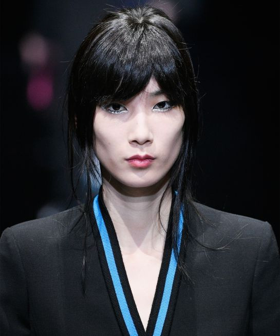 Mắt ánh kim, môi son nhòe chính là xu hướng làm đẹp của chị em mùa thu này