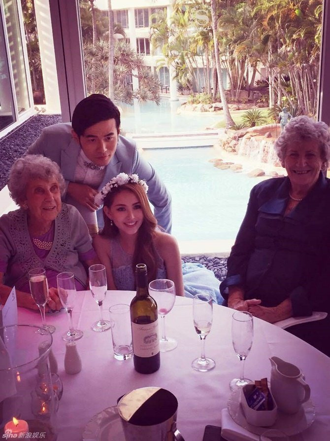 Điểm danh những 'đám cưới thế kỷ' gây 'sốt' của làng giải trí Hoa ngữ