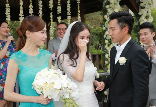 Điểm danh những 'đám cưới thế kỷ' gây 'sốt' của làng giải trí Hoa ngữ