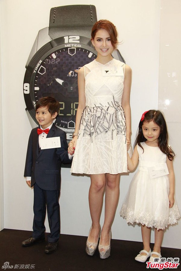 Điểm danh những 'đám cưới thế kỷ' gây 'sốt' của làng giải trí Hoa ngữ