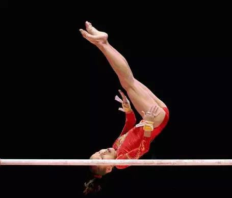 Cảm động cha nhặt rác, uống nước máy qua ngày để nuôi ước mơ của con gái