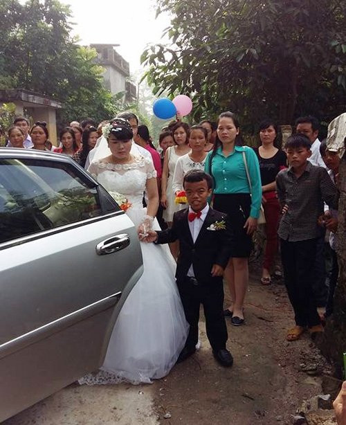 Điểm mặt những đám cưới 'lệch pha' khiến ai nấy đều xúc động vì tình yêu chân thành