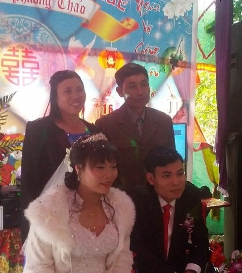 Điểm mặt những đám cưới 'lệch pha' khiến ai nấy đều xúc động vì tình yêu chân thành