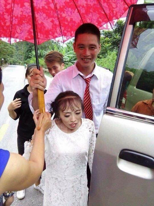 Điểm mặt những đám cưới 'lệch pha' khiến ai nấy đều xúc động vì tình yêu chân thành