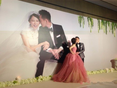 Điểm danh những 'đám cưới thế kỷ' gây 'sốt' của làng giải trí Hoa ngữ