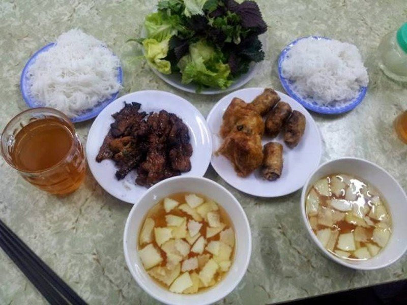 Những quán bún chả nức tiếng ở Hà Nội 'chỉ nghe thôi đã thấy thèm'