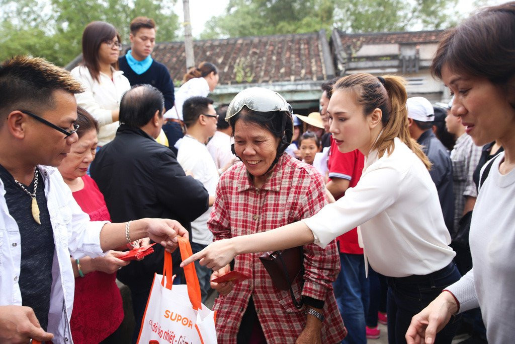Không cần 'câu like', Mỹ Tâm vẫn khiến hàng nghìn người hâm mộ vì tấm lòng đẹp