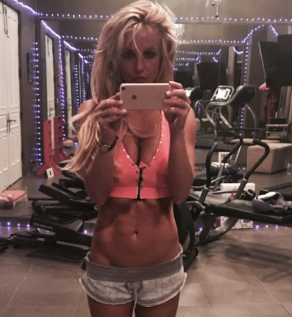 Bật mí cách các ngôi sao Hollywood giữ gìn vóc dáng dù lịch làm việc luôn dày đặc