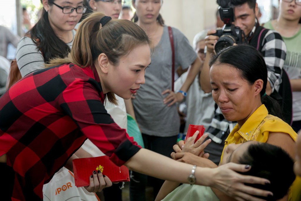 Không cần 'câu like', Mỹ Tâm vẫn khiến hàng nghìn người hâm mộ vì tấm lòng đẹp