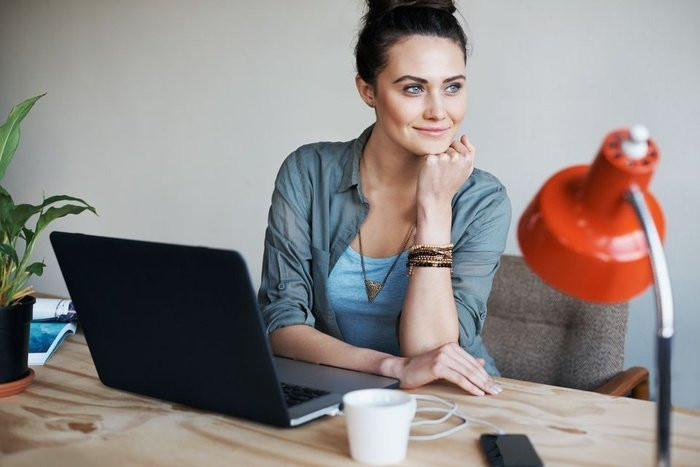 Mẹo chọn bàn làm việc giúp sự nghiệp gia chủ thăng tiến ầm ầm