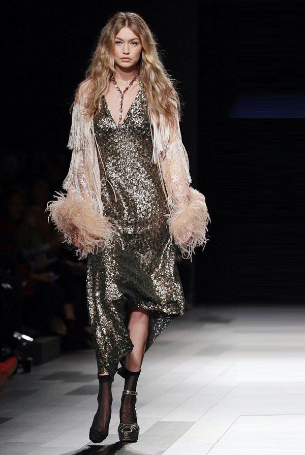 Bật mí cách các ngôi sao Hollywood giữ gìn vóc dáng dù lịch làm việc luôn dày đặc