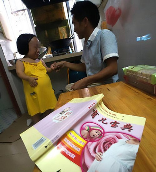 Bất chấp cảnh báo nguy hiểm, người phụ nữ lùn nhất thế giới vẫn kiên quyết mang thai