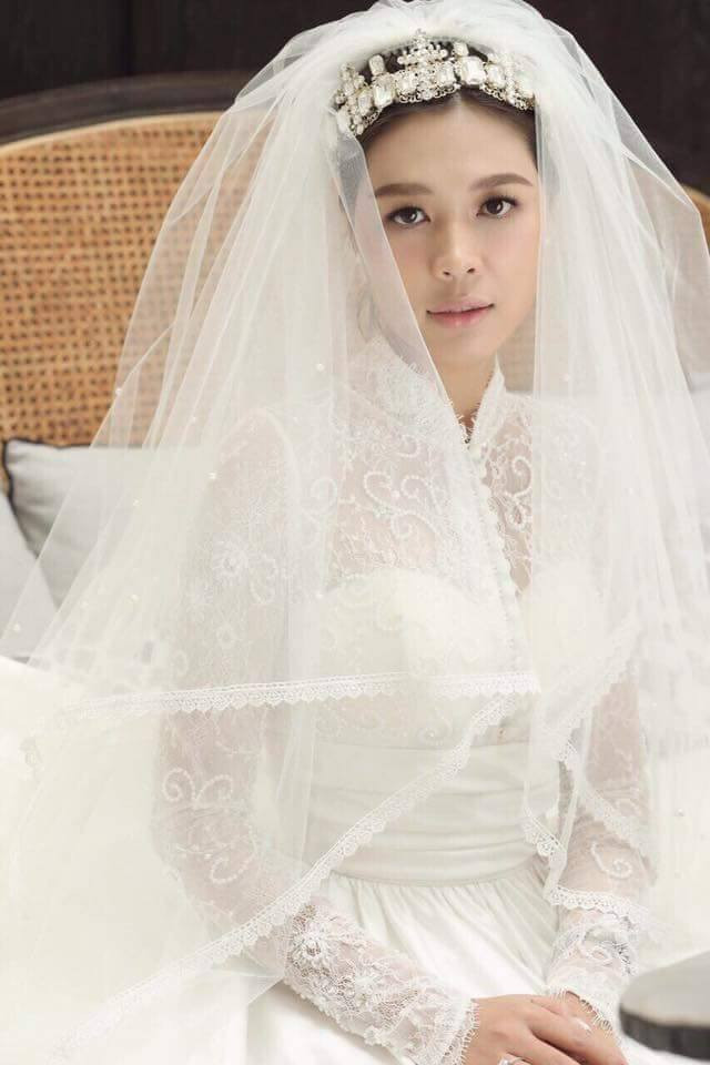 'Người đàn ông Thời sự' Quang Minh bất ngờ kết hôn với bạn gái 8X ở tuổi 41