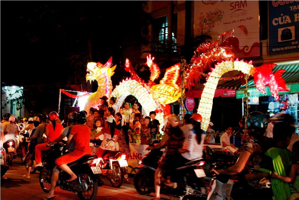 Ngắm Trung thu này, lại nhớ về một Trung thu xưa thật giản dị và trầm lắng