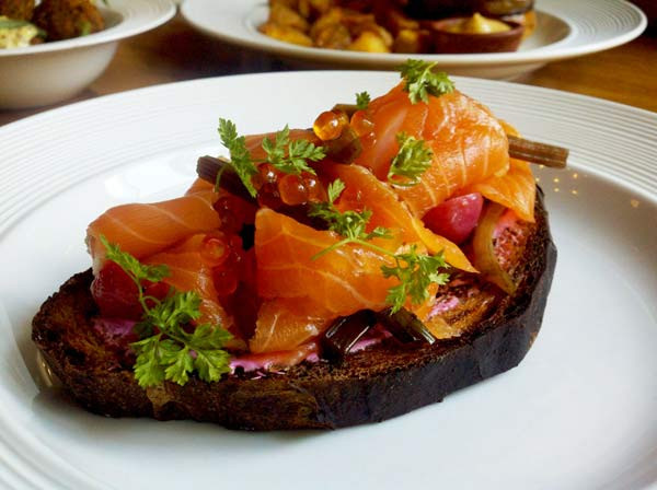 Có gì đặc biệt trong cách làm đẹp của những người phụ nữ đẹp nhất thế giới?