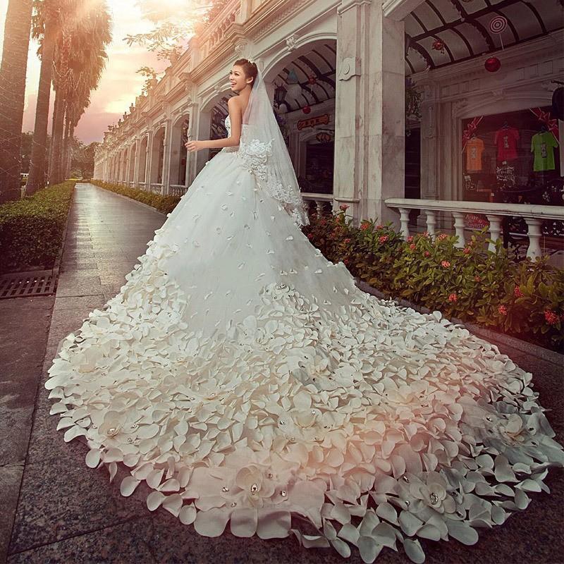 Top 10 Bộ váy cưới đắt đỏ nhất thế giới - Mytour.vn