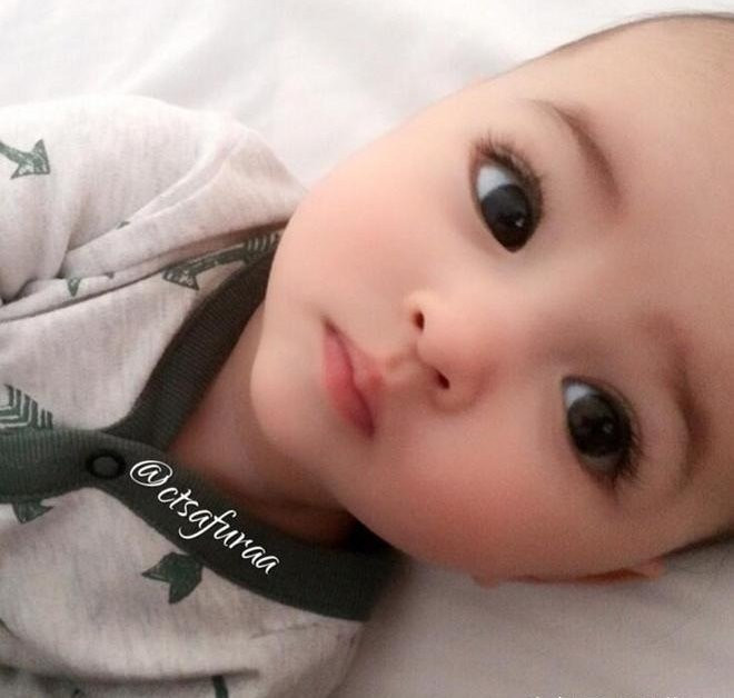 Những thực phẩm mẹ bầu ăn sẽ giúp con sinh ra mắt đẹp, mi dài