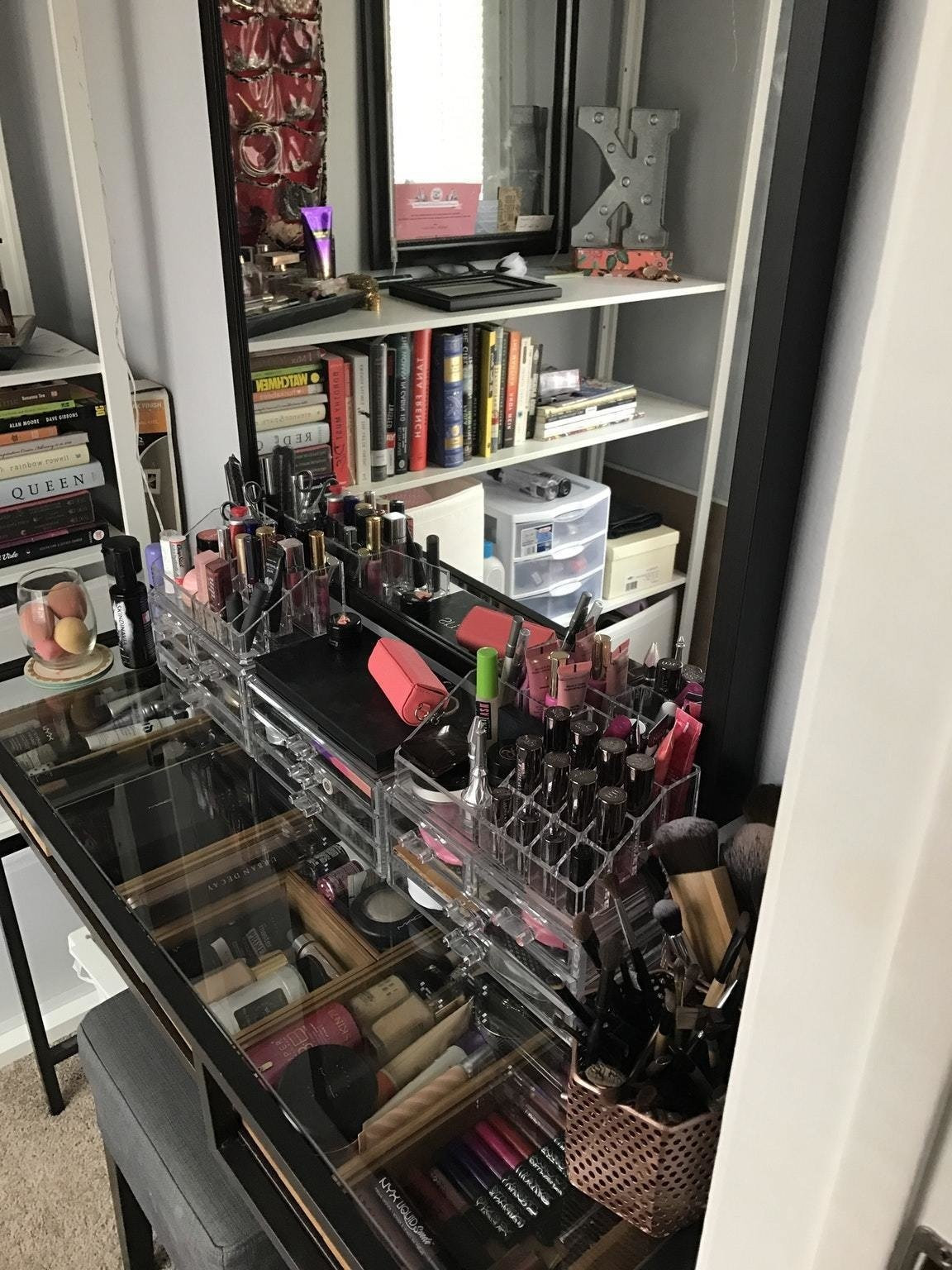 Những mẫu bàn trang điểm sẽ khiến bạn 'ngất xỉu' vì quá đẹp