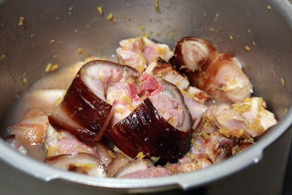 Vét sạch nồi cơm với món thịt giả cầy đậm đà, thơm ngon đúng điệu