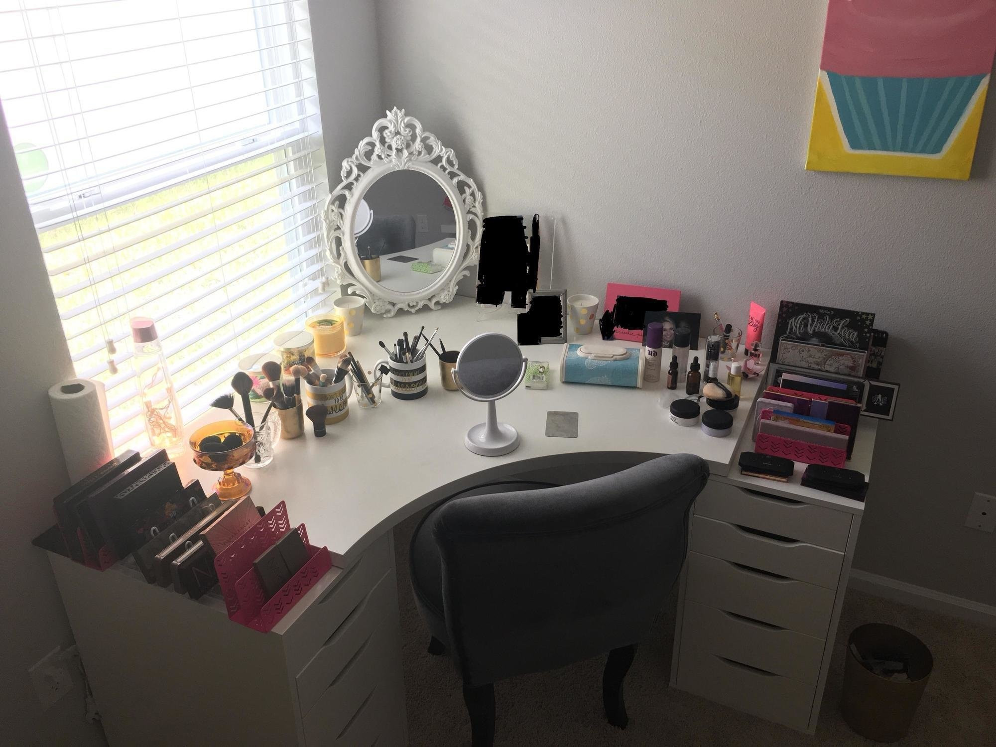 Những mẫu bàn trang điểm sẽ khiến bạn 'ngất xỉu' vì quá đẹp