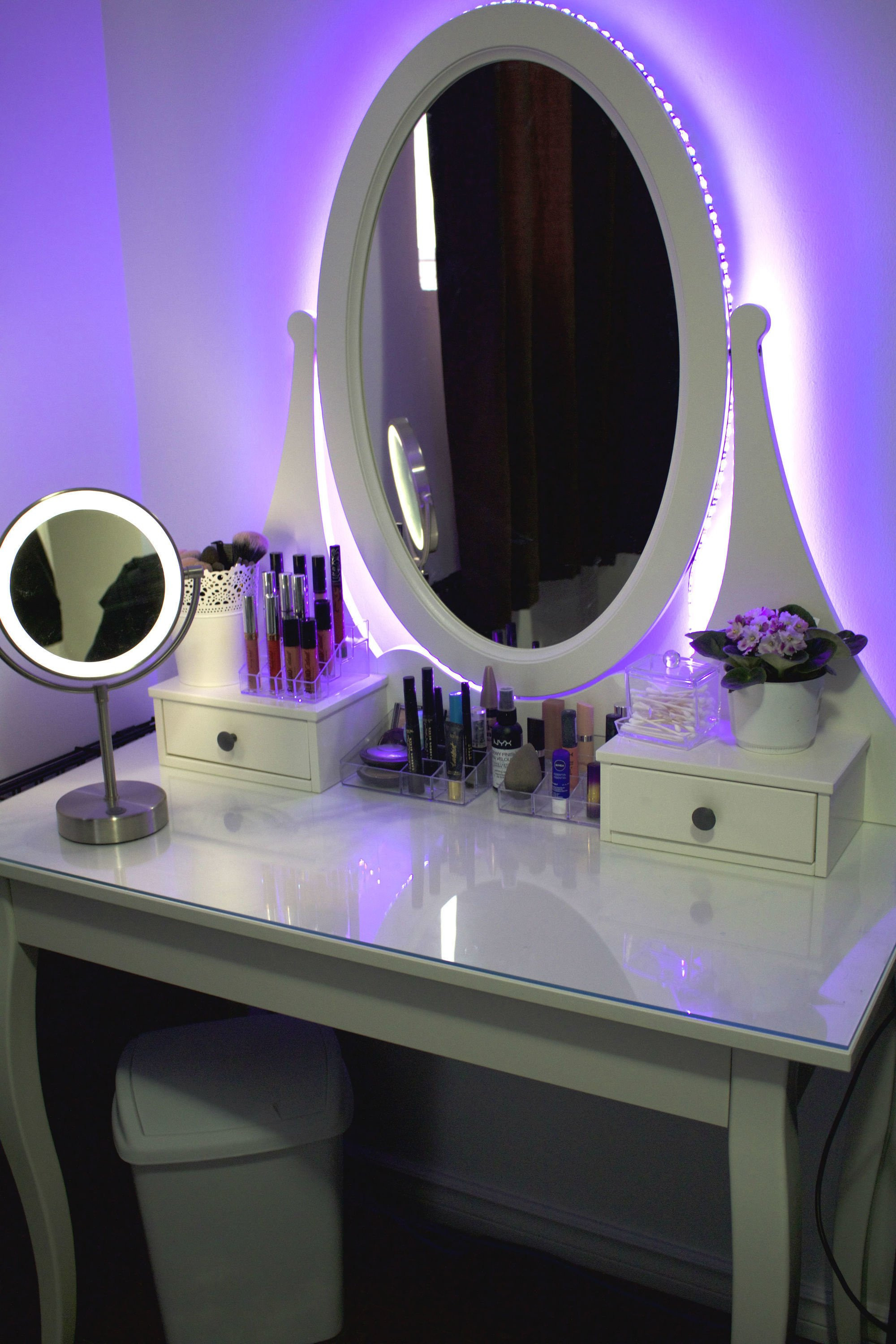 Những mẫu bàn trang điểm sẽ khiến bạn 'ngất xỉu' vì quá đẹp