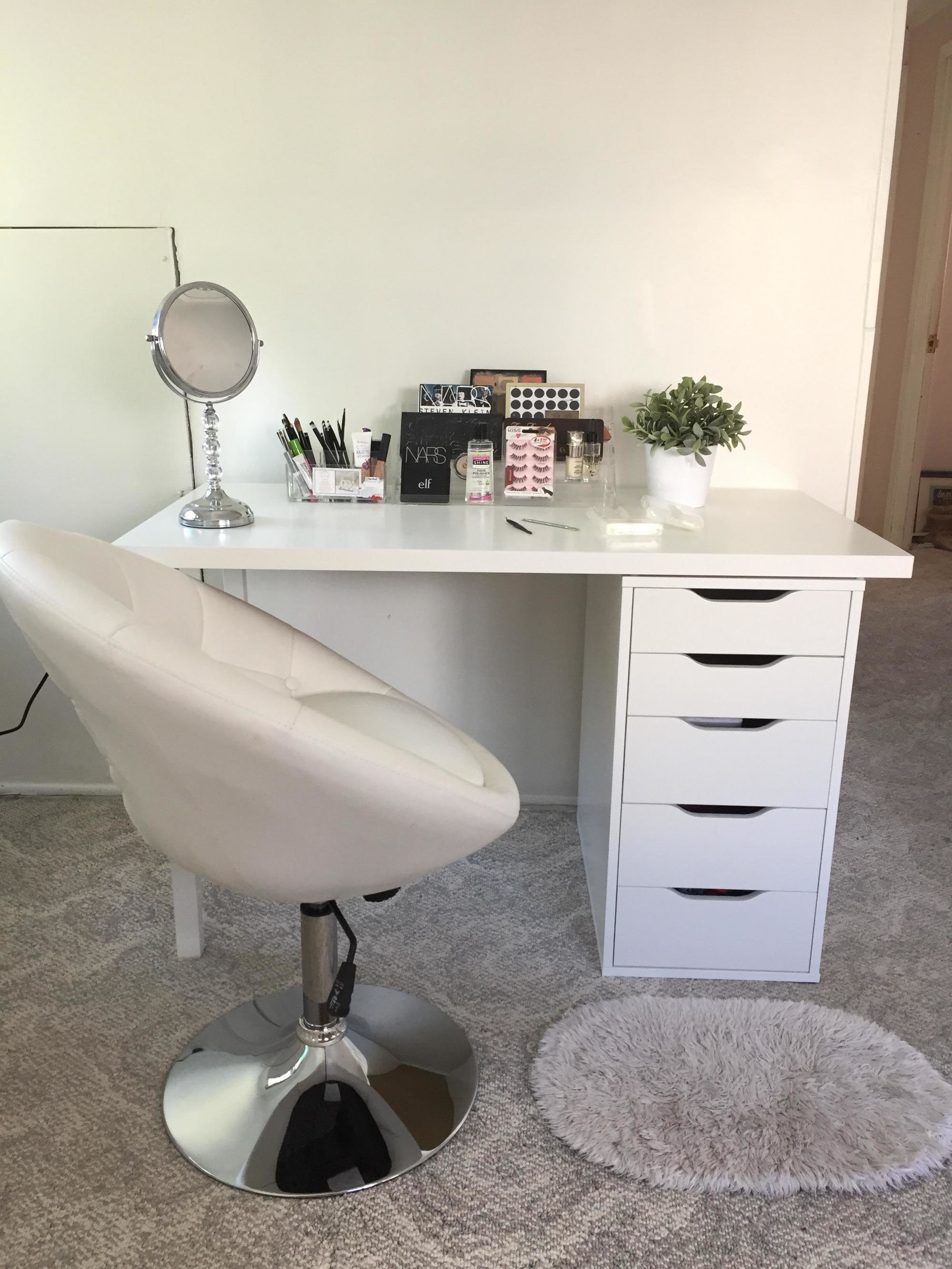 Những mẫu bàn trang điểm sẽ khiến bạn 'ngất xỉu' vì quá đẹp