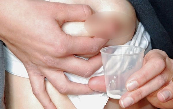 Mẹ ơi, xin đừng vì vài giọt sữa non mà đẻ con thiếu tháng