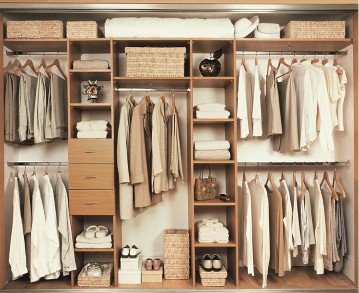 Mẹo giúp phòng ngủ nhỏ rộng rãi hơn nhờ những chiếc tủ áo vừa đẹp vừa tiện dụng