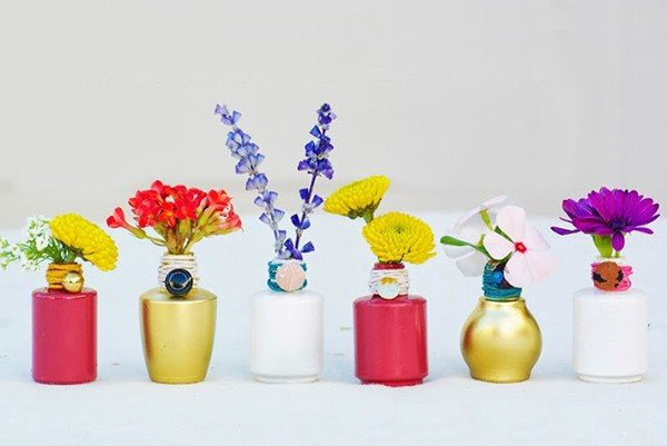 3 cách đơn giản biến lọ thủy tinh thành bình cắm hoa tuyệt đẹp