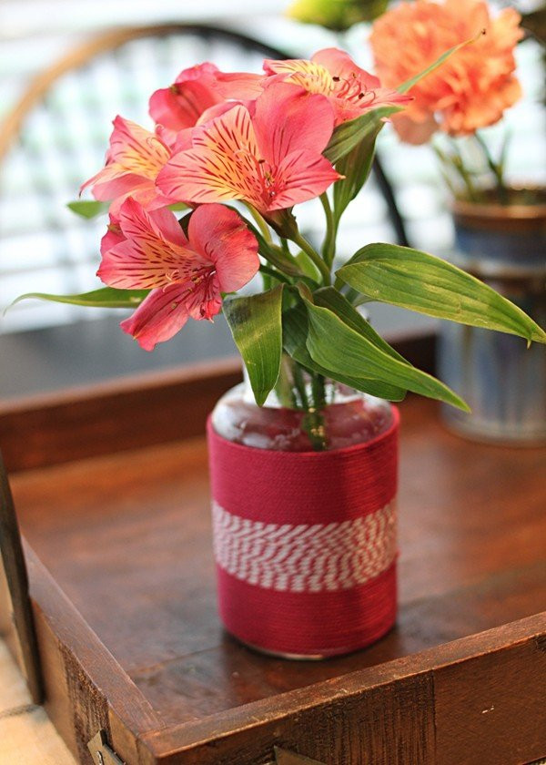 3 cách đơn giản biến lọ thủy tinh thành bình cắm hoa tuyệt đẹp