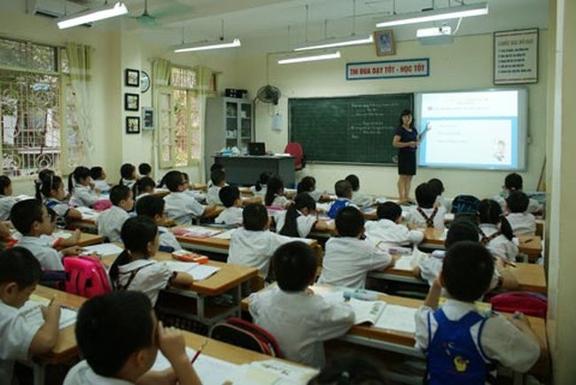 Lắp điều hòa lớp học: Học sinh phải đóng góp, còn giáo viên thì sao?