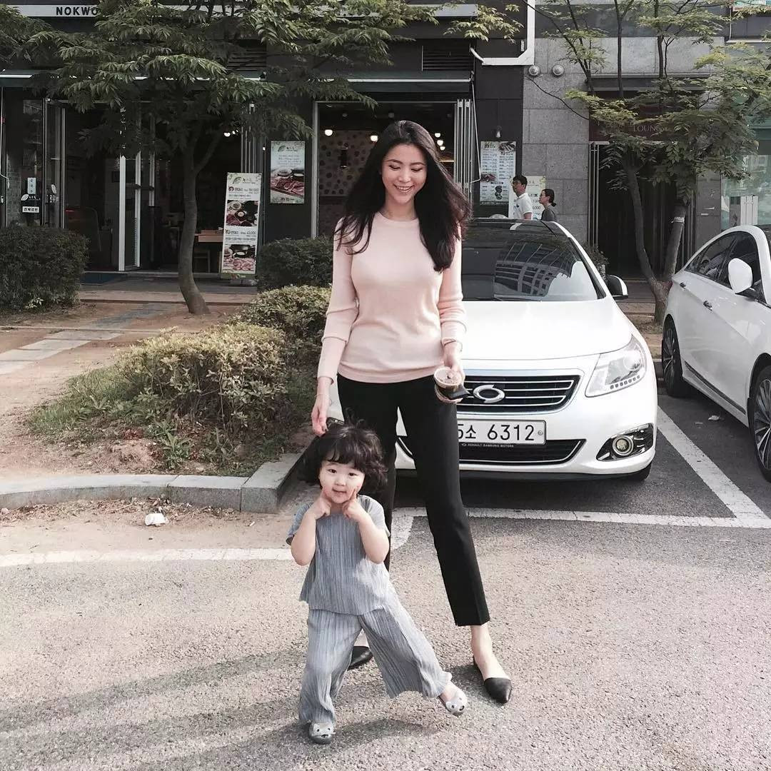 Cặp đôi bố và con gái dễ thương nhất đang gây 'bão' mạng xã hội châu Á