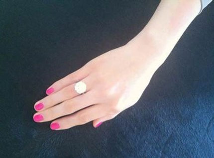 Không còn choáng với nhẫn cưới 18 tỷ của Phạm Băng Băng khi thấy nhẫn cưới những cặp sau