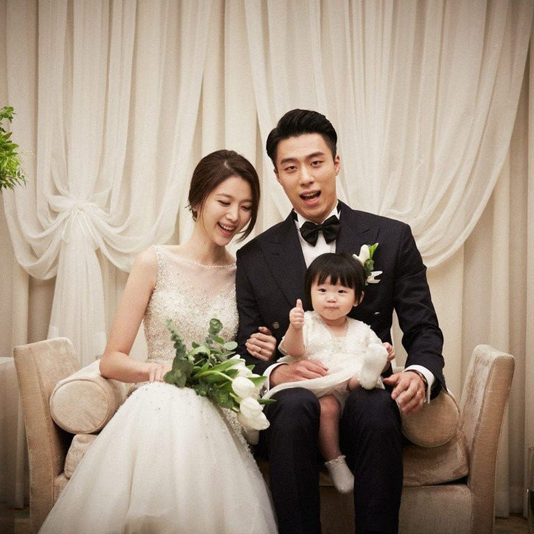 Cặp đôi bố và con gái dễ thương nhất đang gây 'bão' mạng xã hội châu Á