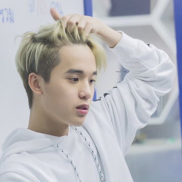 Bất ngờ với profile 'chất lừ' của dàn diễn viên 'Bad Genius' (Thiên tài bất hảo)