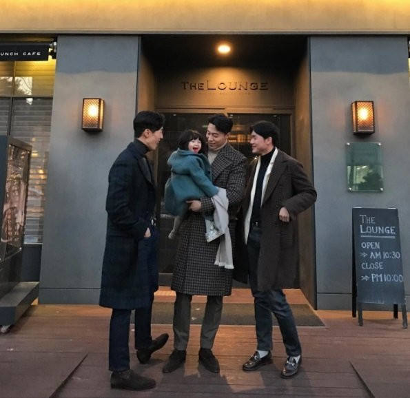 Cặp đôi bố và con gái dễ thương nhất đang gây 'bão' mạng xã hội châu Á