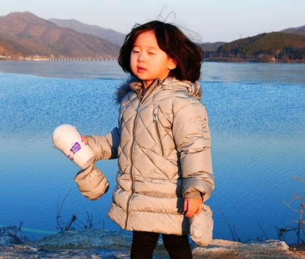 Cặp đôi bố và con gái dễ thương nhất đang gây 'bão' mạng xã hội châu Á