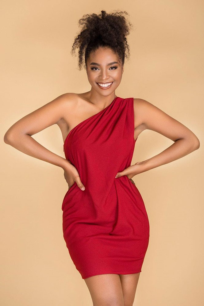 Bị Phạm Hương 'chất vấn', Hoàng Thùy bật khóc?