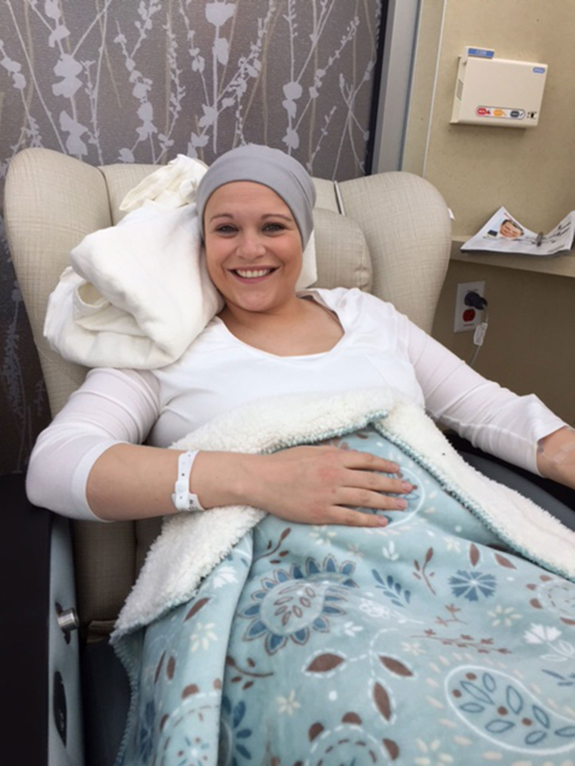 Cảm phục người mẹ kiên quyết không bỏ thai để điều trị ung thư