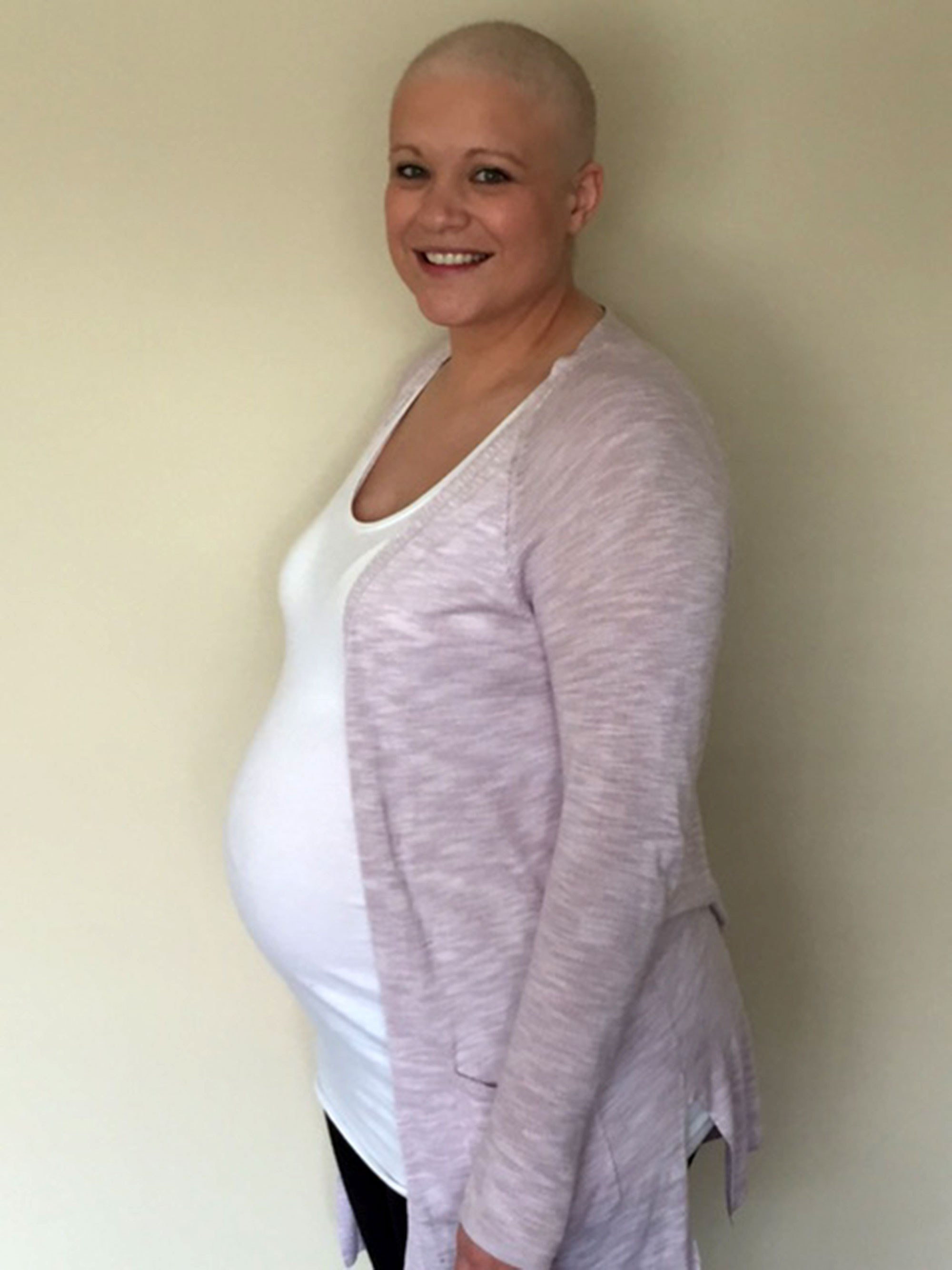 Cảm phục người mẹ kiên quyết không bỏ thai để điều trị ung thư