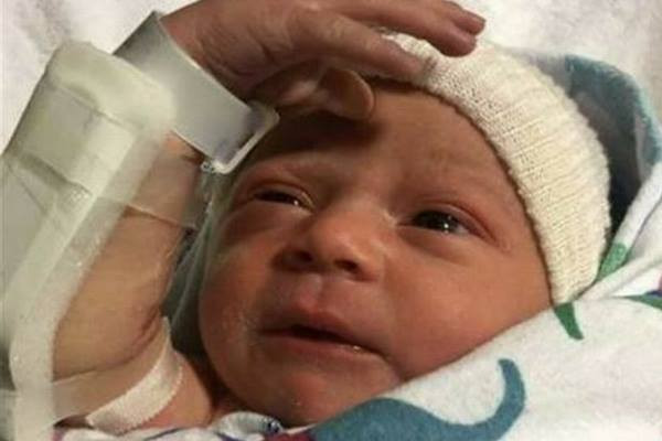 Mẹ lo lắng tới viện vì thai nhi cả ngày không máy, bác sĩ bảo: 'Mổ ngay còn kịp'