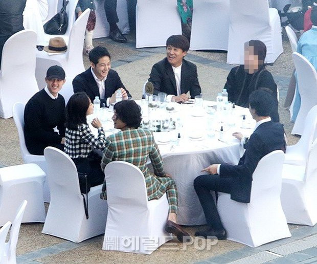 Diễn viên 'Vườn sao băng' đám cưới cùng ngày: Kẻ kín đáo, người rình rang