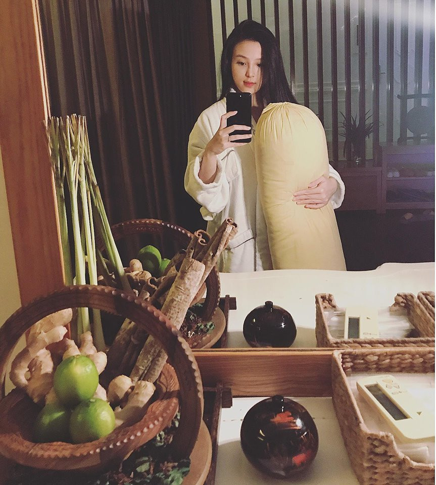 Loạt ảnh chứng minh Huyền Baby xứng danh mẹ bỉm sữa hot nhất mạng xã hội