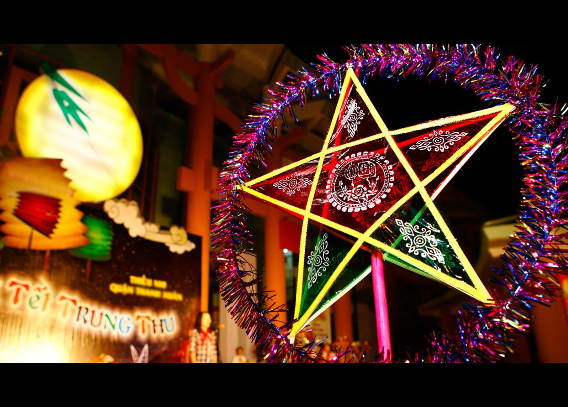 Mãn nhãn ngắm dàn đèn lồng rực rỡ dịp Trung thu ở các nước trên thế giới