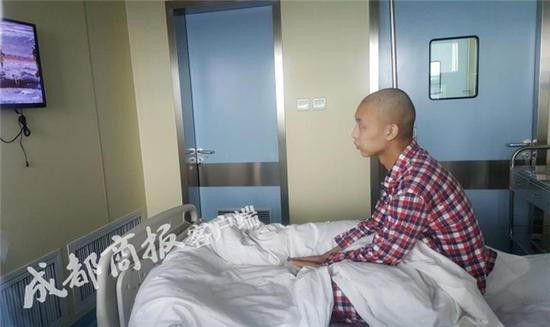 Bố mẹ chồng khóc nghẹn vì thương con dâu cực khổ, mong con đi tìm chồng mới