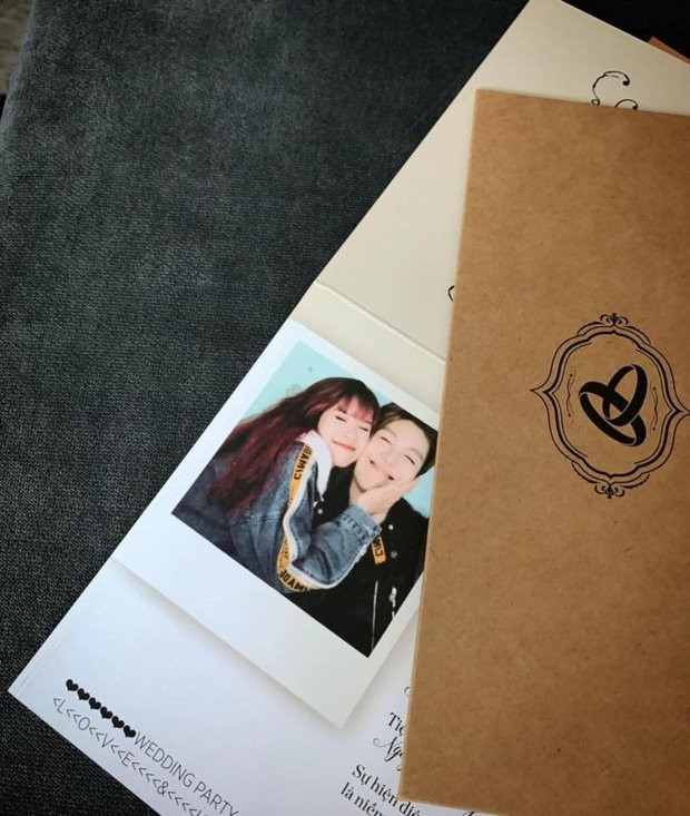 Khởi My hào hứng khoe thiệp cưới được 'má Năm' tự tay chăm chút