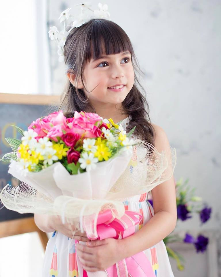 'So kè' nhan sắc của các mẫu nhí nổi tiếng từ nhiều quốc gia trên thế giới