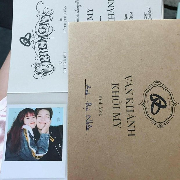 Khởi My hào hứng khoe thiệp cưới được 'má Năm' tự tay chăm chút