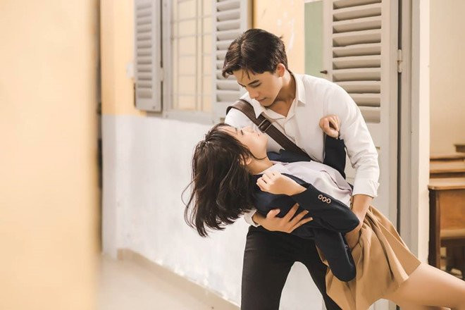 Những lý do khiến 'Em gái mưa' trở thành bản hit quốc dân trăm triệu lượt nghe chỉ sau 1 tháng