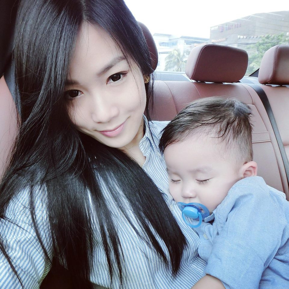 Những mẹ bỉm sữa nổi tiếng khắp châu Á vì quá xinh đẹp, gợi cảm và viên mãn